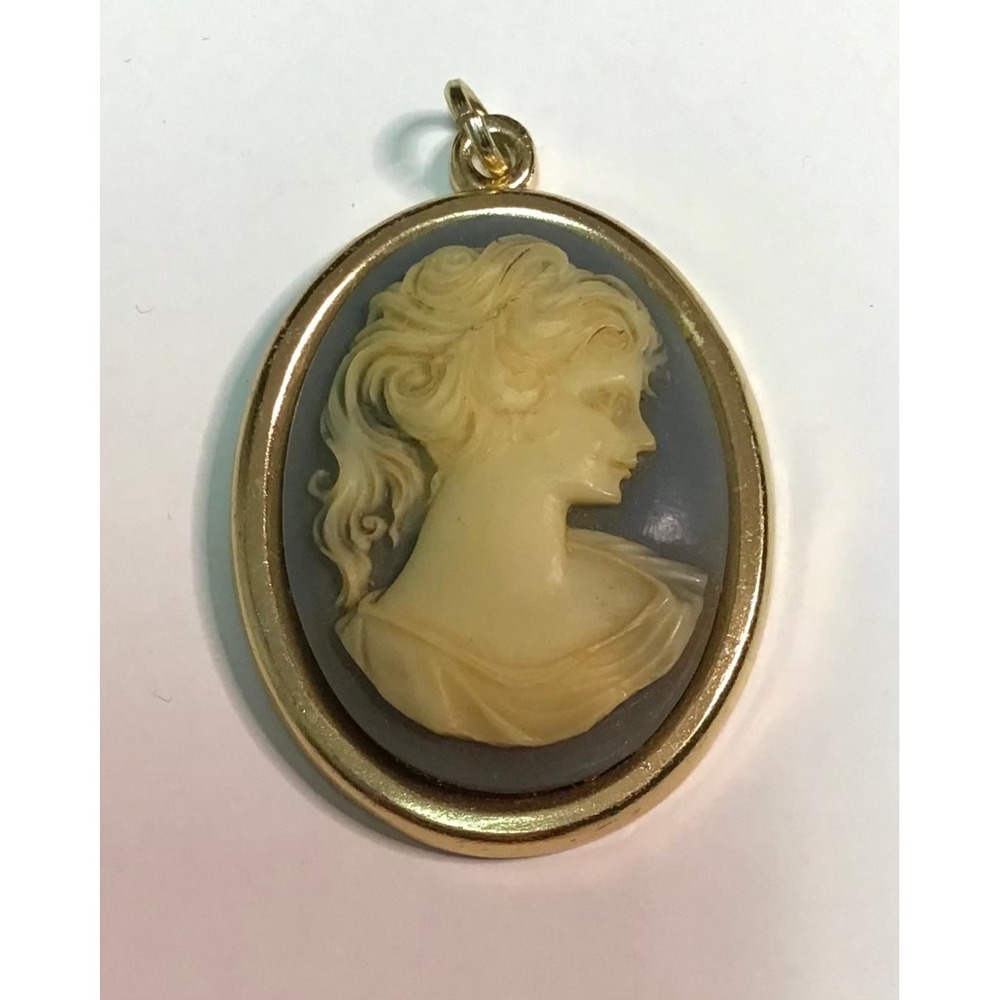 Vintage Gold Tone Blue Grey and Cream Oval Cameo Pendant Victorian Style Charm - Picture 3 of 5
